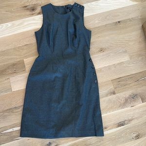 Banana Republic sleeveless dress size 6 gray
